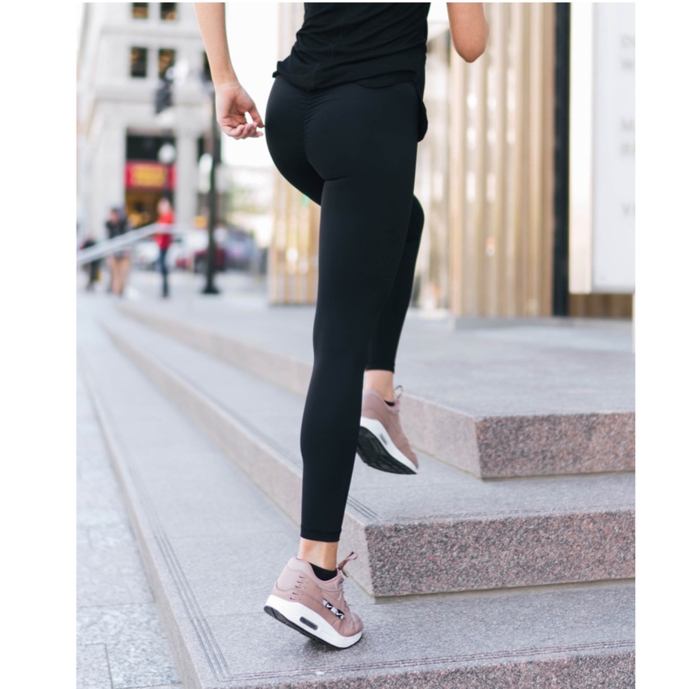 ZYIA Black Brilliant Scrunchy What High-Rise 7/8 Legging 24”